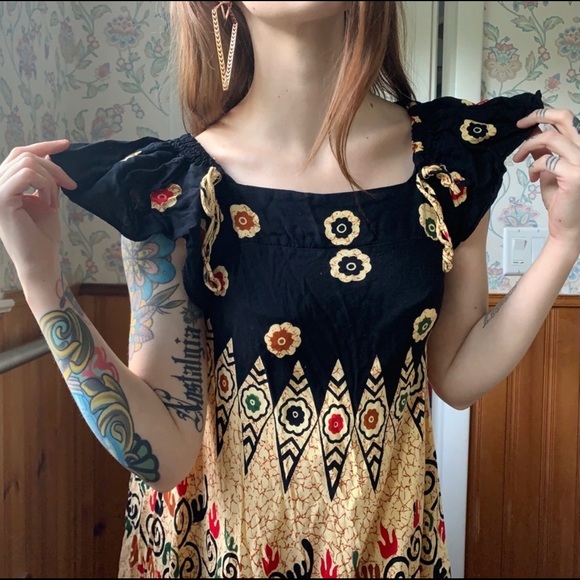 Gajah Putih Midi Dress - Picture 7 of 7